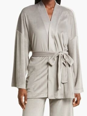 Skims Valour Short Robe In Gray Size Medium